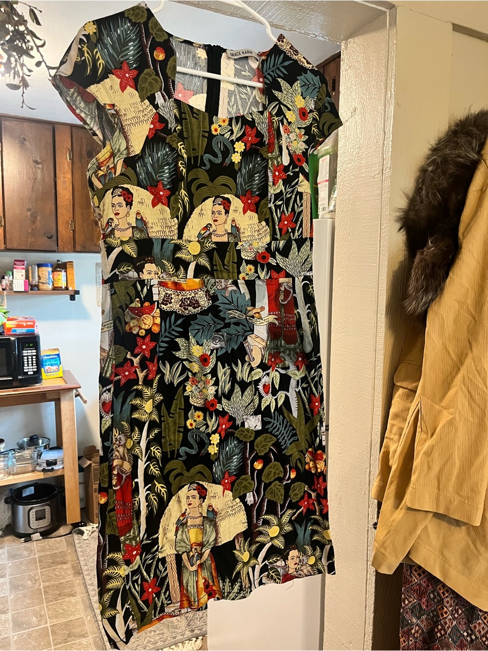 Grace Karin Black Floral Frida-Inspired Cap Sleeve Dress